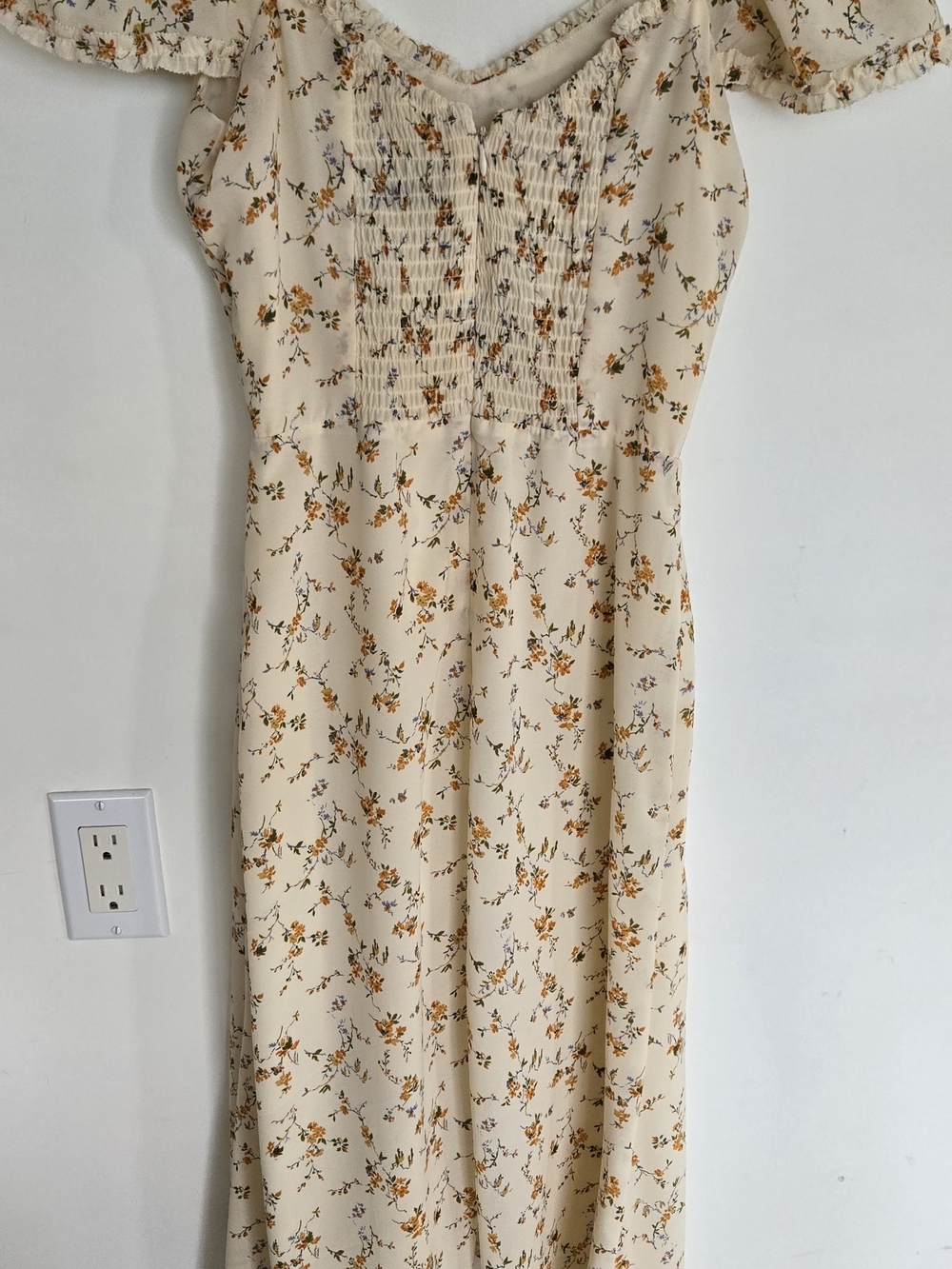 Dex Cream Floral Midi Dress with Puff Sleeves - Picture 3 of 6